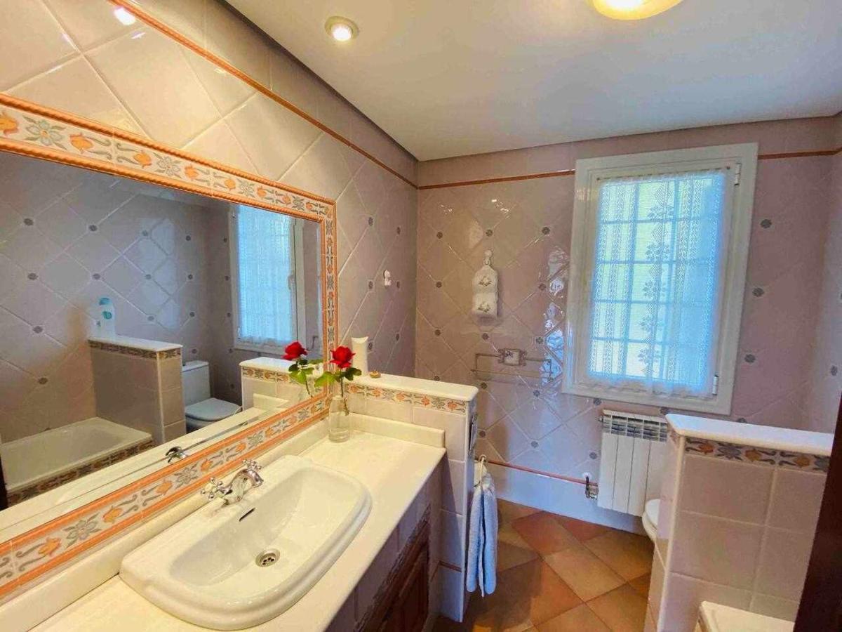 Sagastienea Villa Con Piscina Y Tenis En La Rioja Samaniego Εξωτερικό φωτογραφία